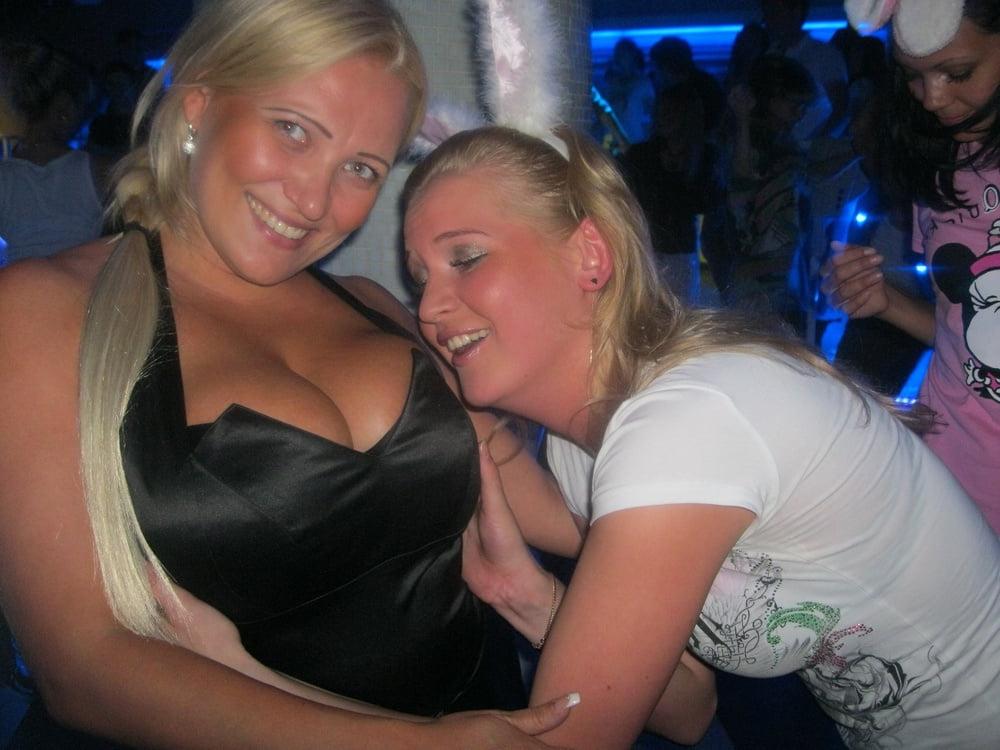 11P Busty Russian Woman 3679
