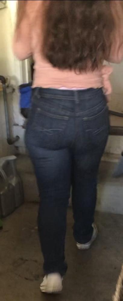 7P Thick butt tight jeans Latina wife