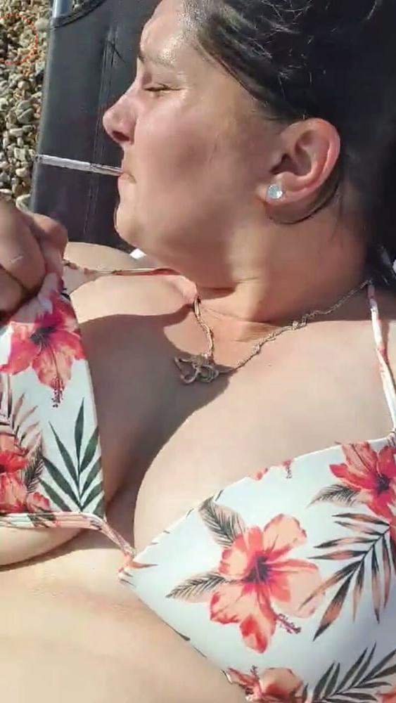 13P Bust woman live facebook romanian