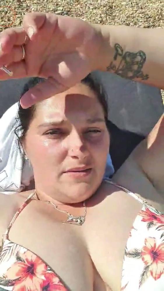 13P Bust woman live facebook romanian