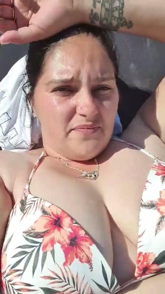 13P Bust woman live facebook romanian