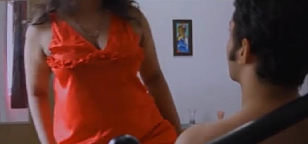 9P Padoswali bhabhi