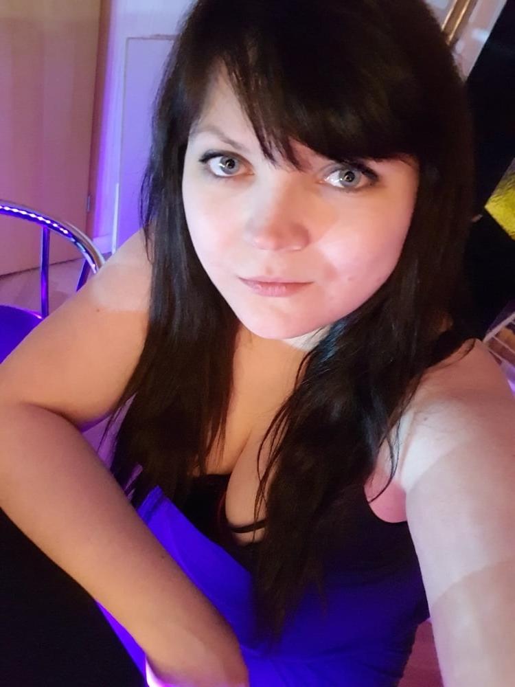 25P Geiles german BBW Teen Maria RiesneEuter und dicker Arsch