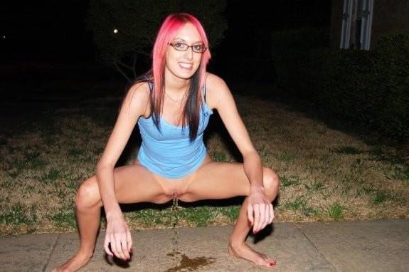 25P GIRLS PISSING