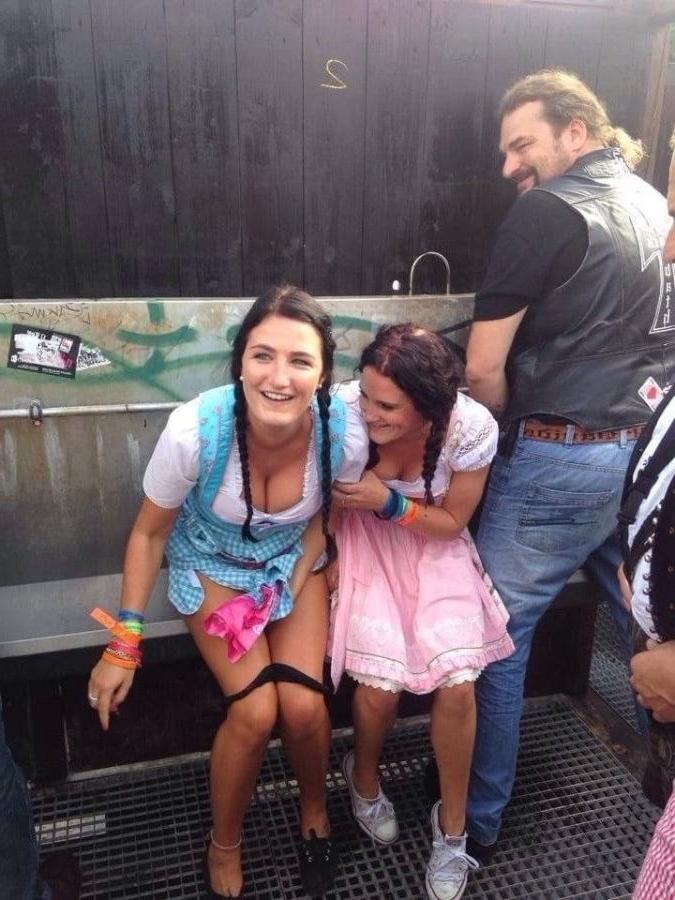 5P public pissing