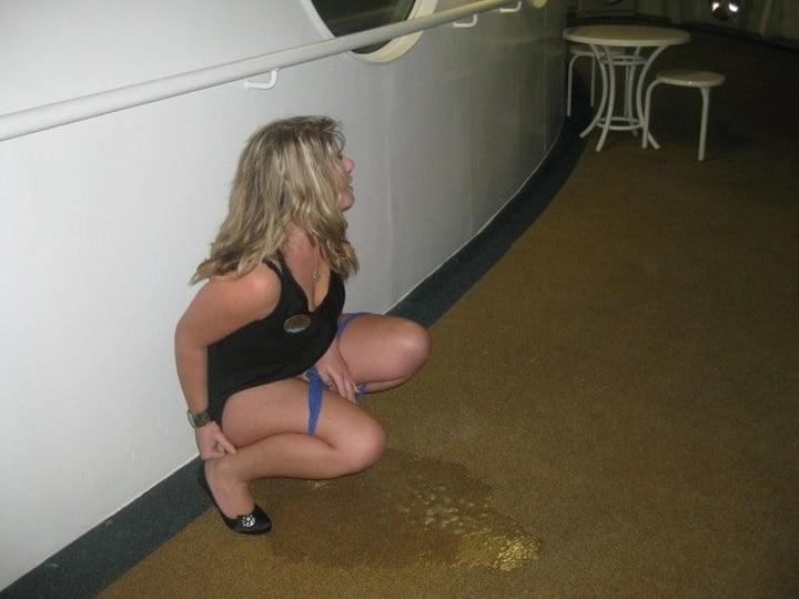 5P public pissing