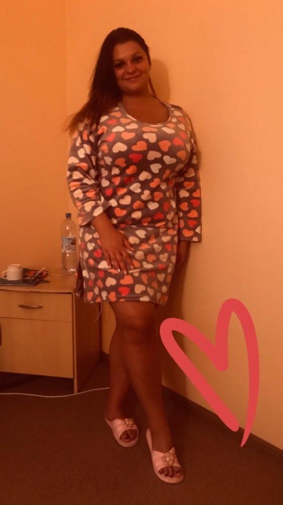 15P Busty Russian Woman 3675
