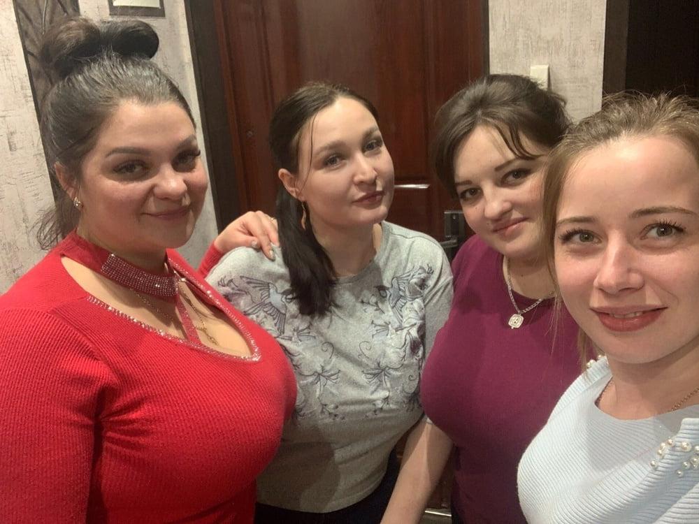 15P Busty Russian Woman 3675