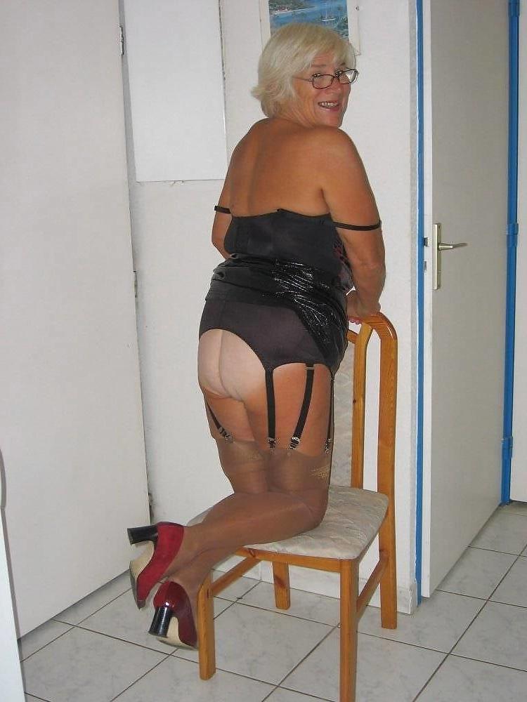 25P Granny Annick 3.