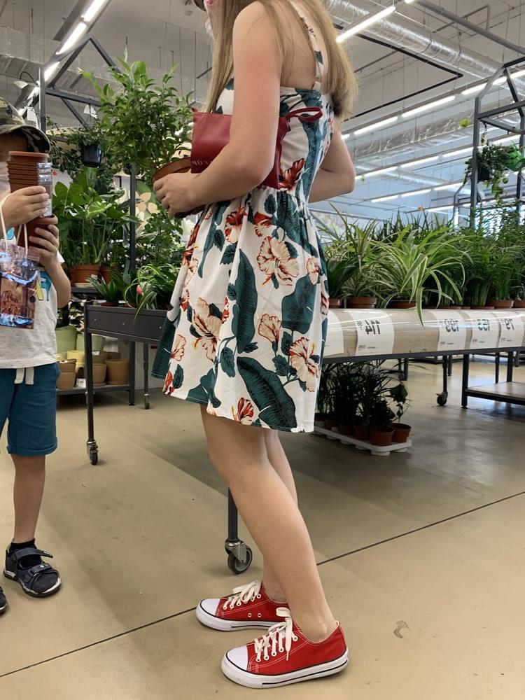 17P Mommy upskirt