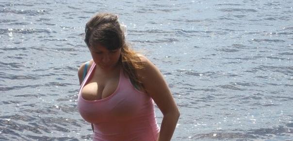 12P Busty Russian Woman 3674