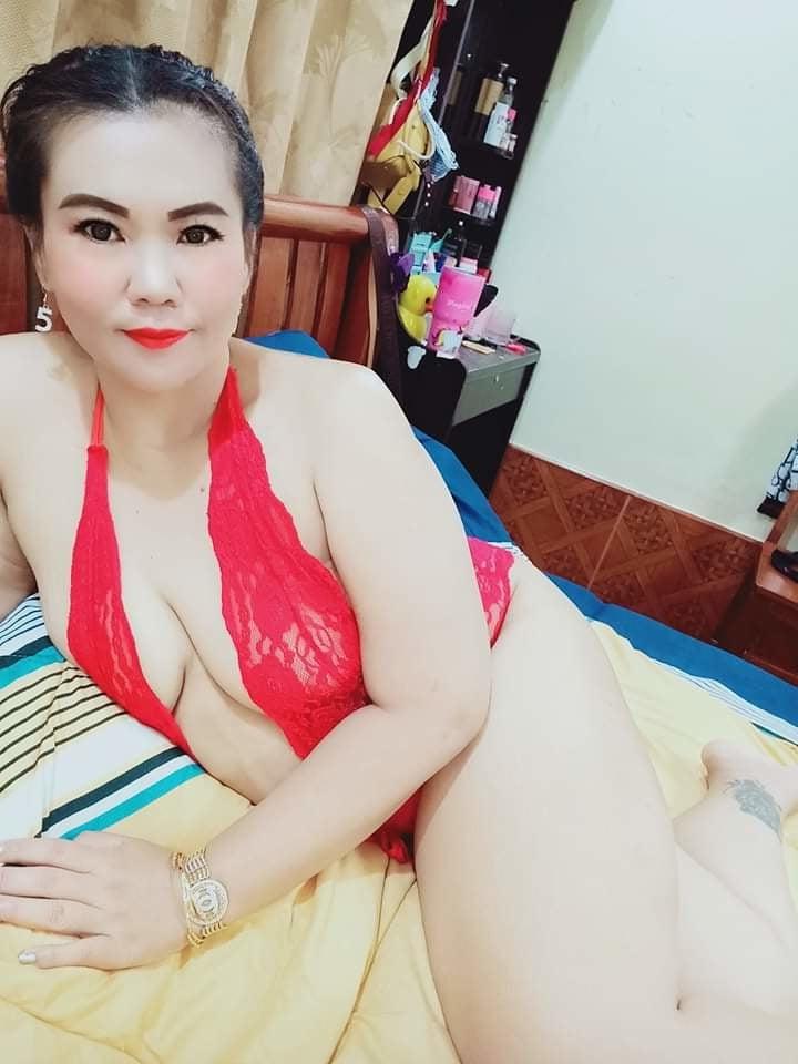 25P Makcik tetek besar