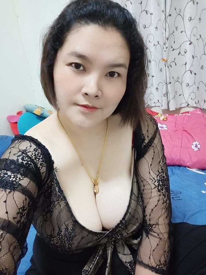 25P Janda montok, Tebal, Tetek besar