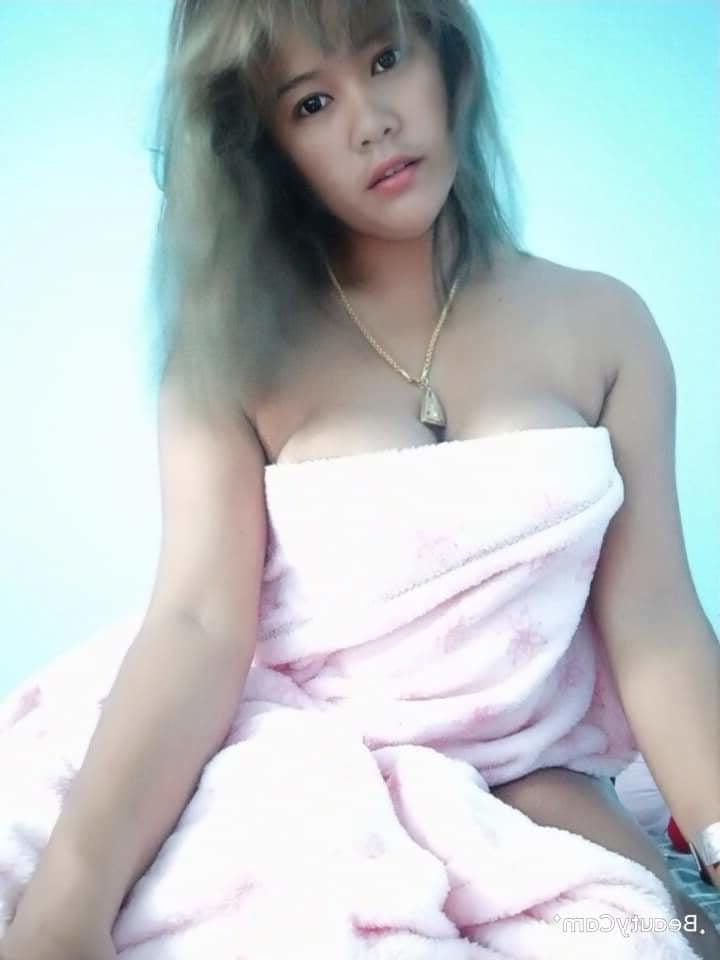 25P Gadis tetek besar