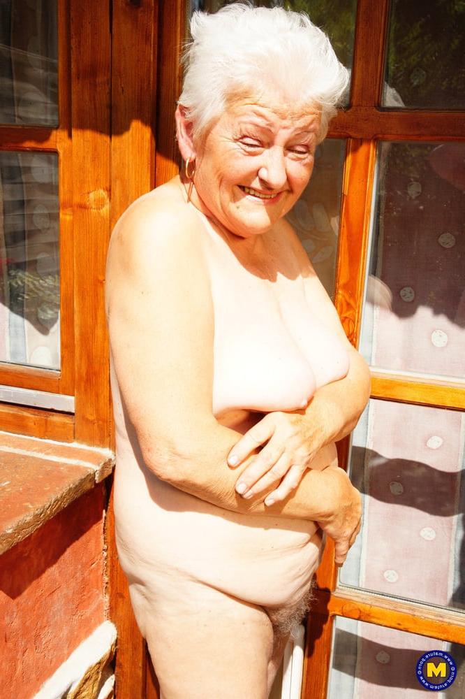 18P Vera D Granny