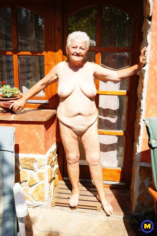 18P Vera D Granny