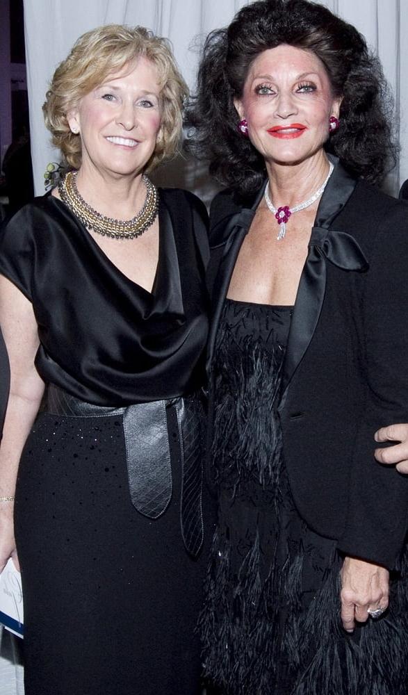22P Granny duo. Which 1 loves 2 rim young men?