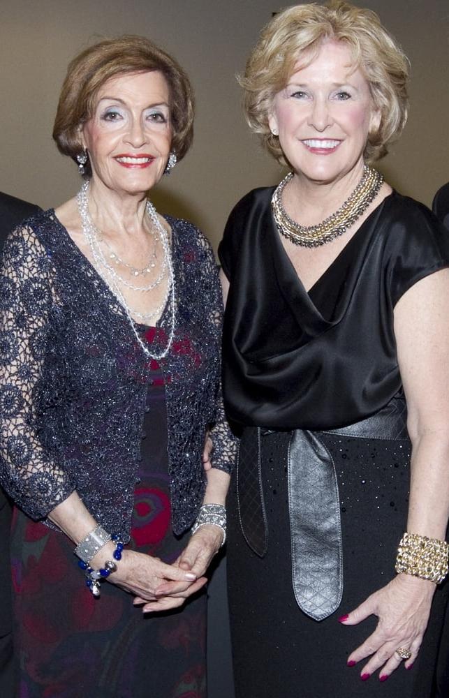22P Granny duo. Which 1 loves 2 rim young men?