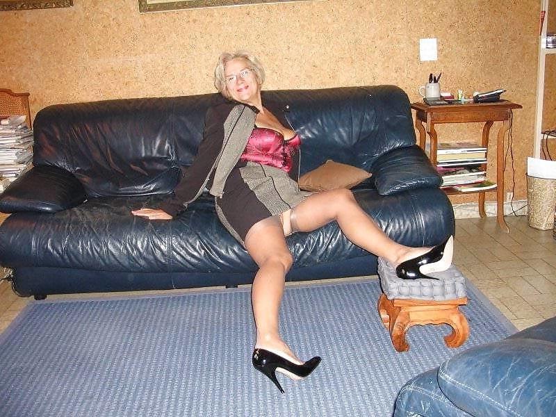 25P Granny Annick 8.