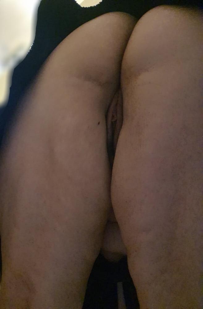 25P Mature Elena 40yo upskirt 3