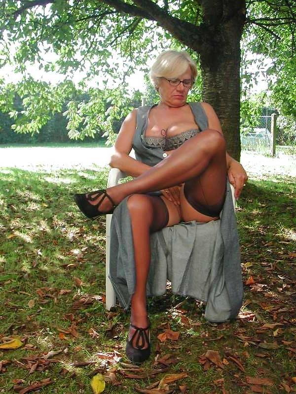 25P Granny Annick 4.