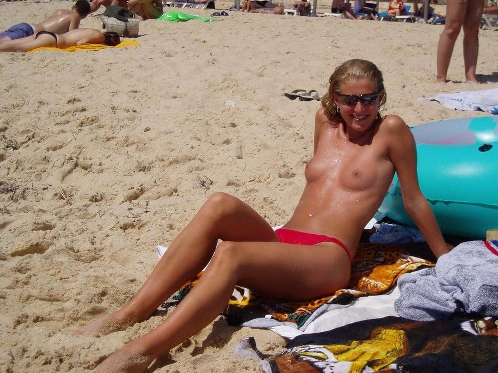 22P Beach Voyeur