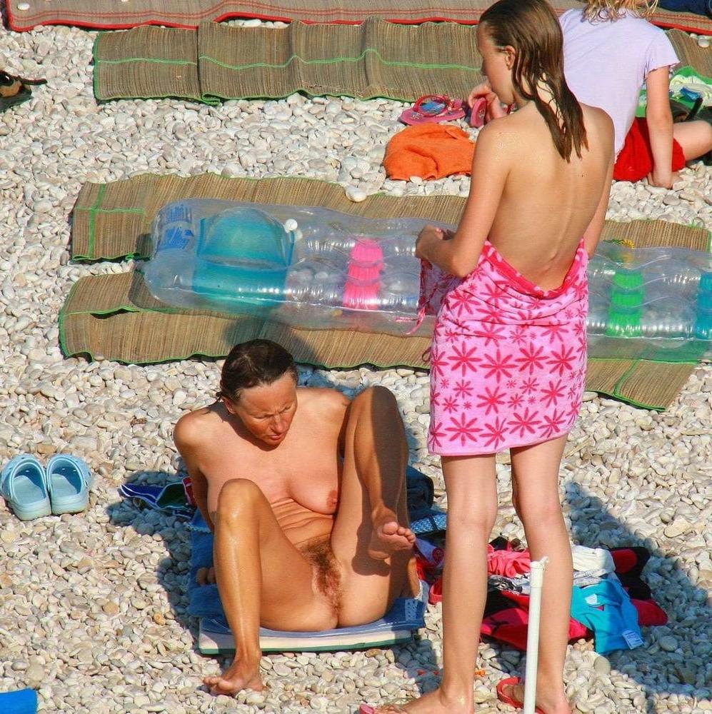 25P voyeur