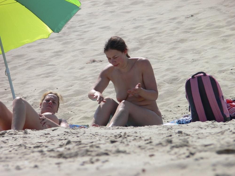 22P Beach Voyeur