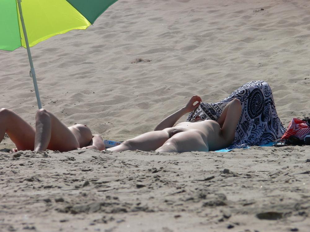 22P Beach Voyeur