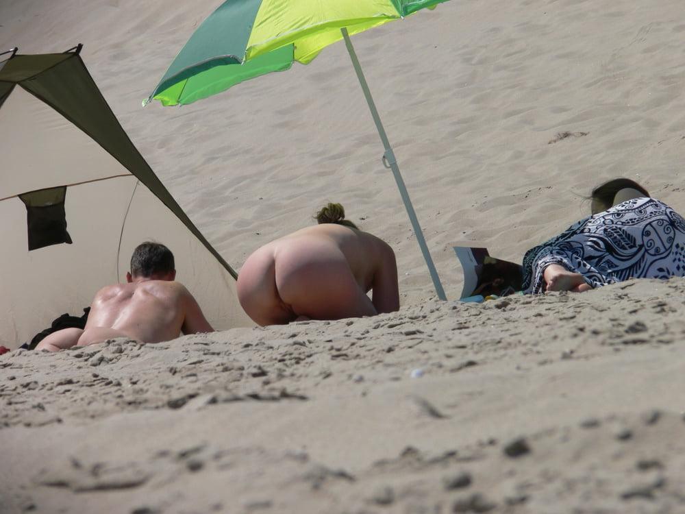 22P Beach Voyeur