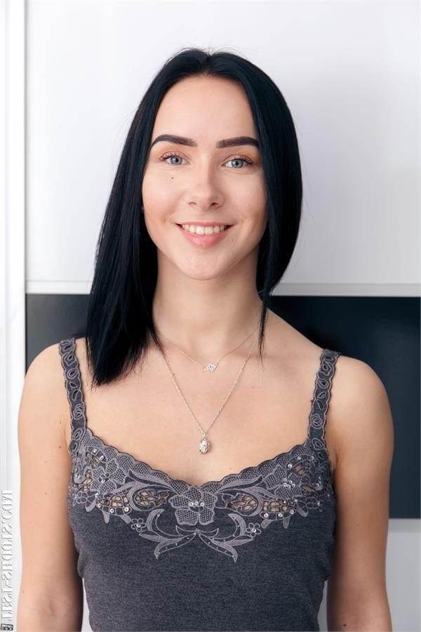16P Natasha 18yo teenager with piercings in nipples and pussy