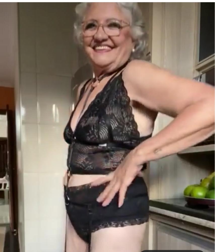 25P LATIN GRANNY 2