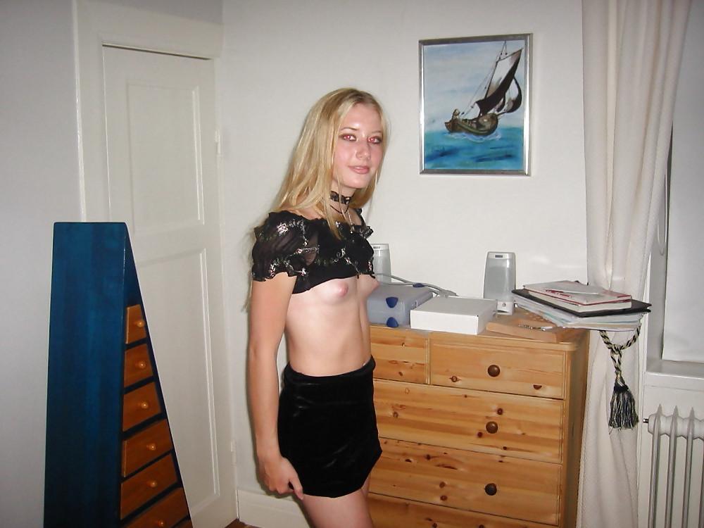25P Jeunes salopes ( tout petits seins=