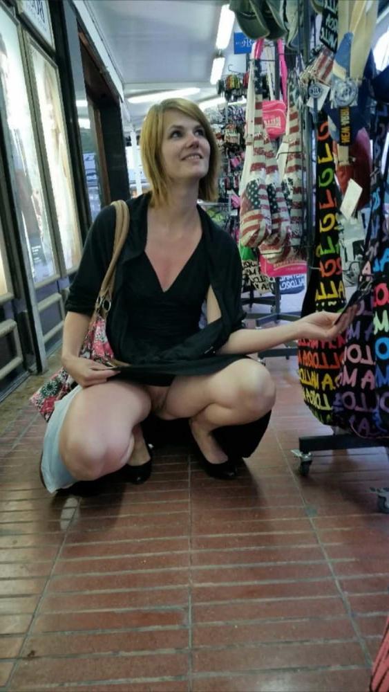 25P upskirt