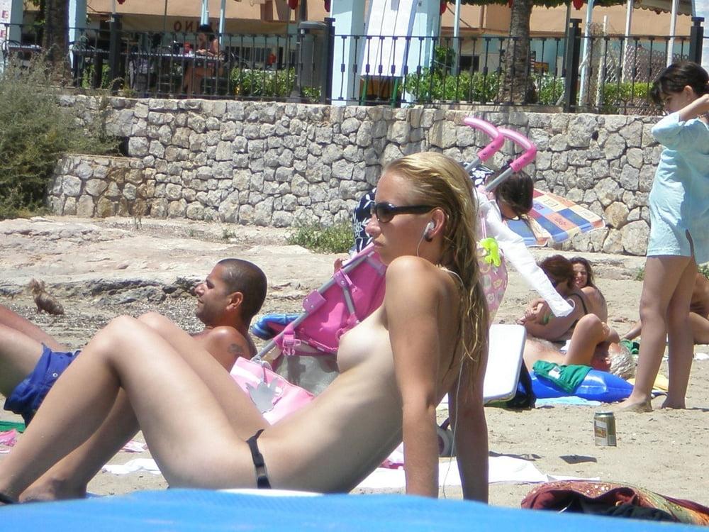 18P Beach Voyeur