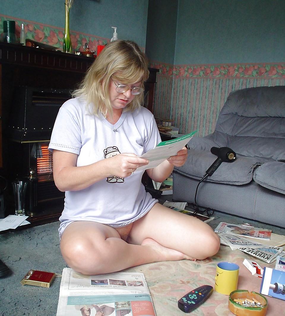 25P Upskirt pussy