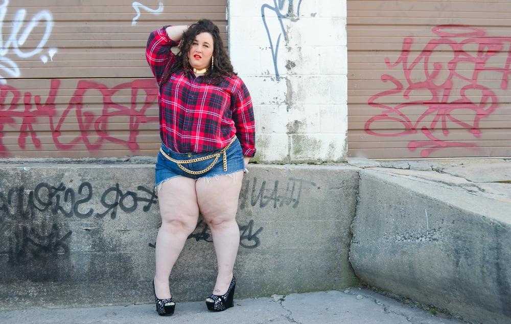 25P non nude fatty's 03