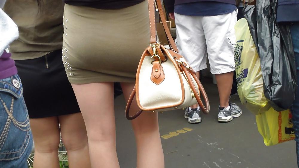 25P Teen girl in short tight skirt with nice ass & butt