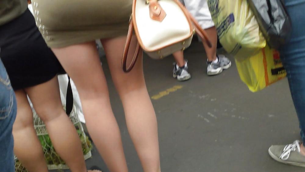 25P Teen girl in short tight skirt with nice ass & butt