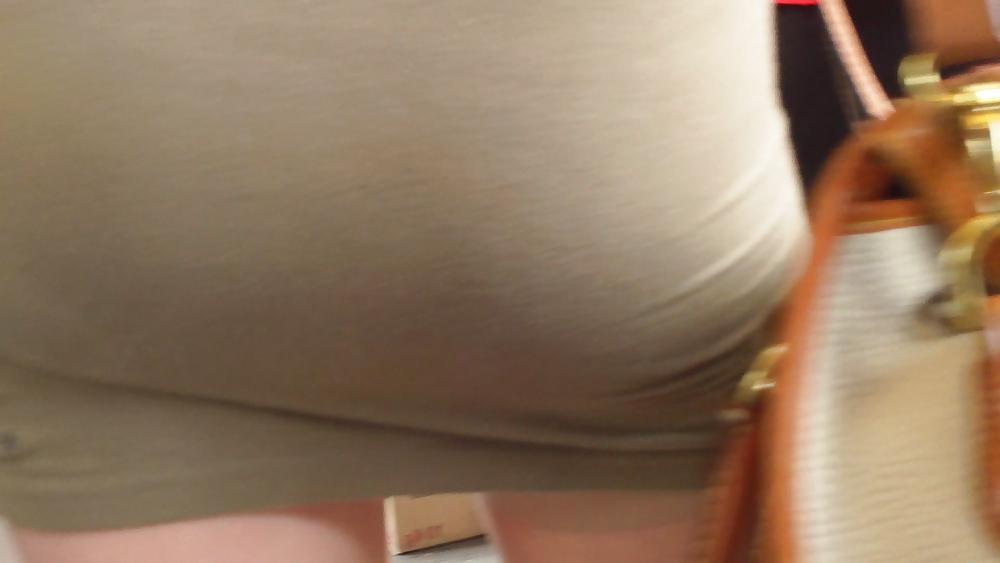 25P Teen girl in short tight skirt with nice ass & butt