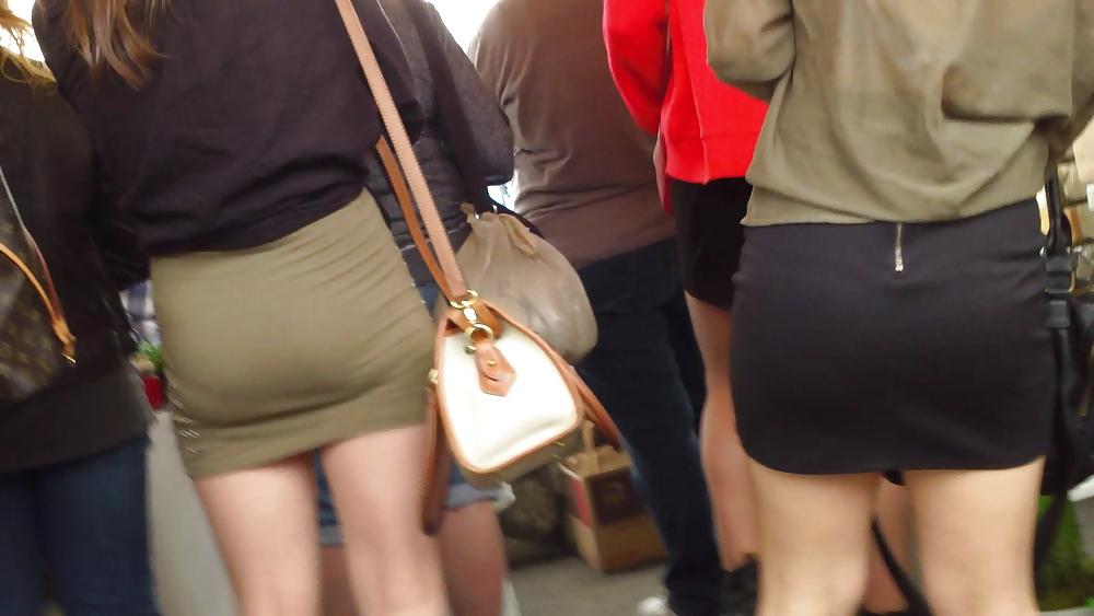 25P Teen girl in short tight skirt with nice ass & butt