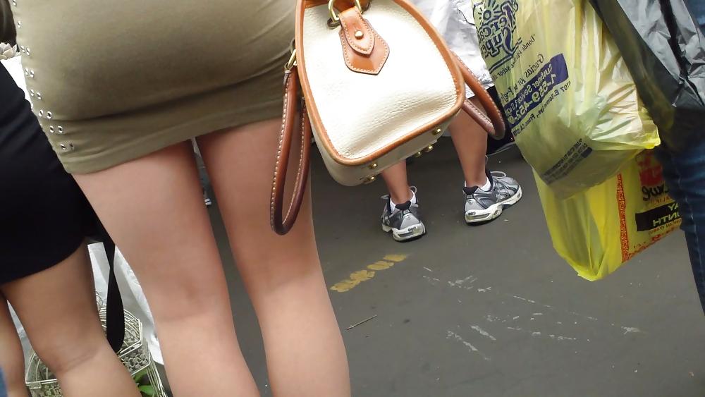 25P Teen girl in short tight skirt with nice ass & butt