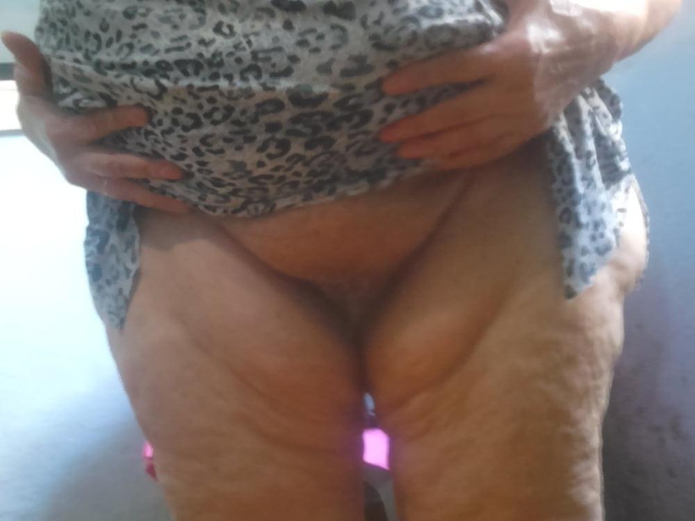 25P Upskirt 100