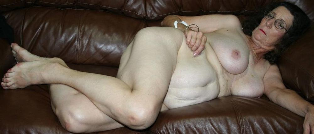 24P Nackte Oma 2