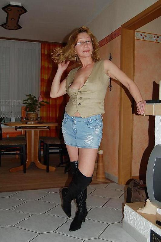 25P Horny Mature Lady