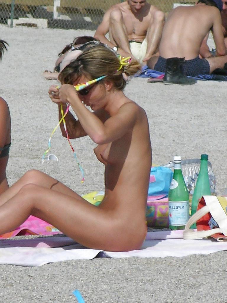 25P Beautiful Changes on Beach By Voyeur TROC