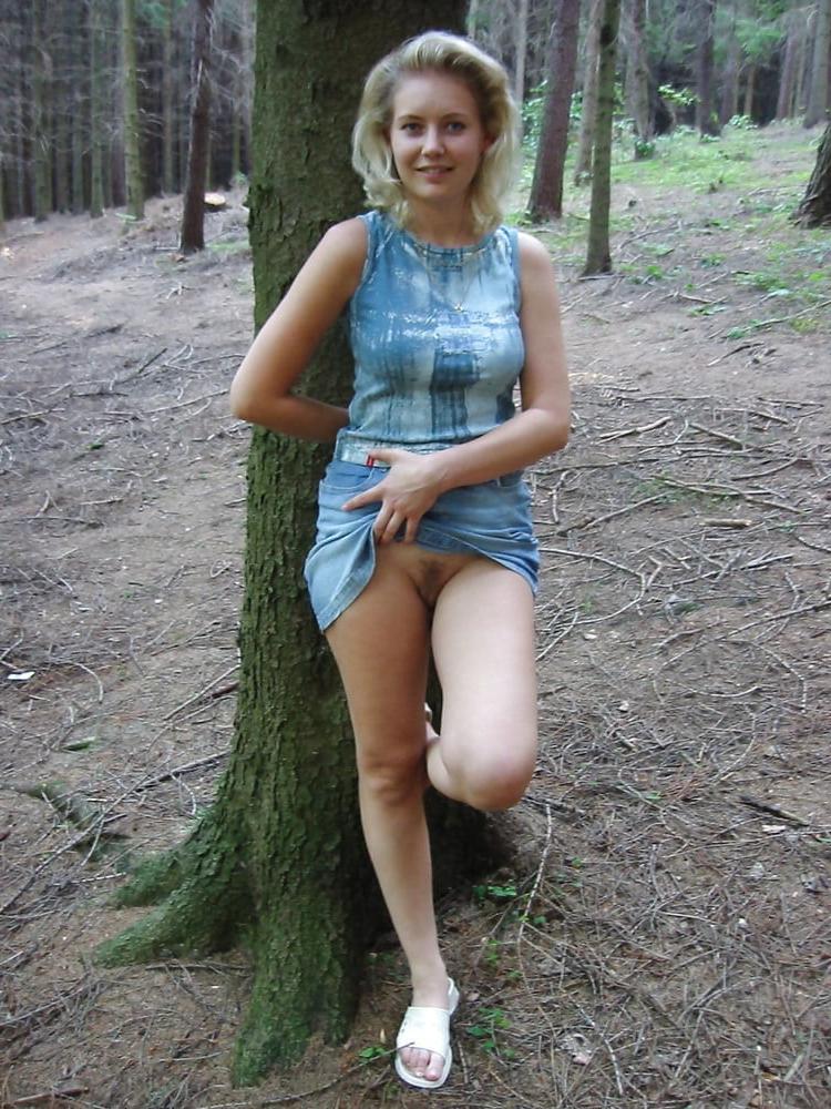 25P upskirt