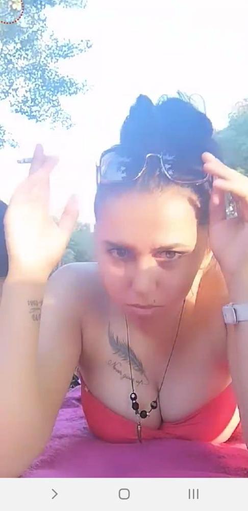 17P Bust girl live facebook romanian