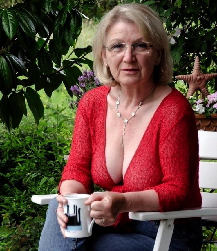 20P Granny Dressed 19
