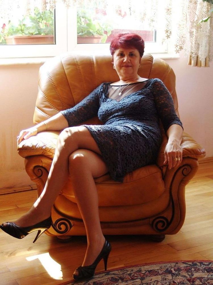 20P Granny Dressed 19